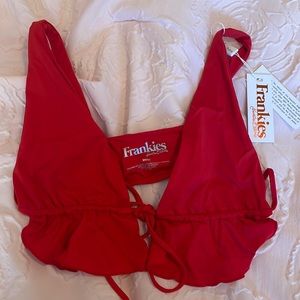 Frankie’s bikini Ali top red. Size S